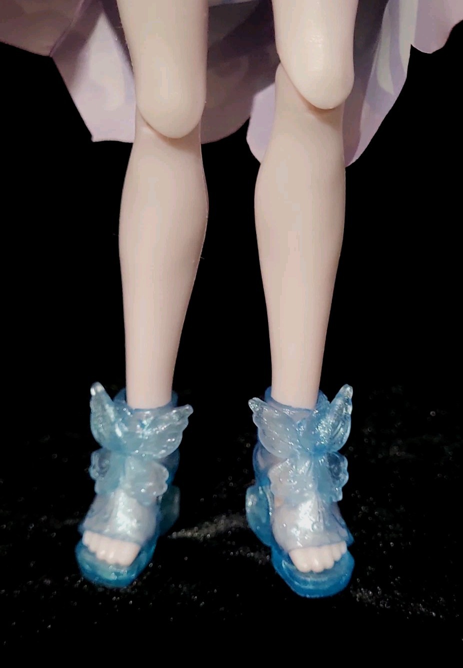 Magic Mixies Pixie Supremes Skylar Fashion Doll With Wings And Outfit