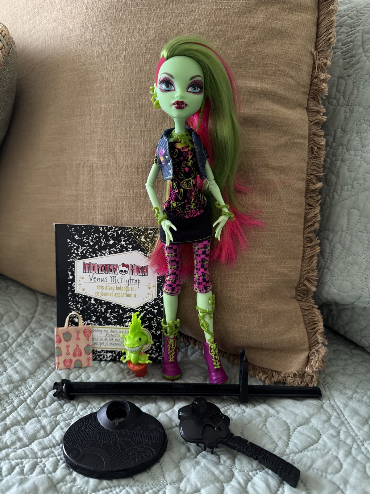 Mattel Creeproduction Monster High Venus McFlytrap Doll