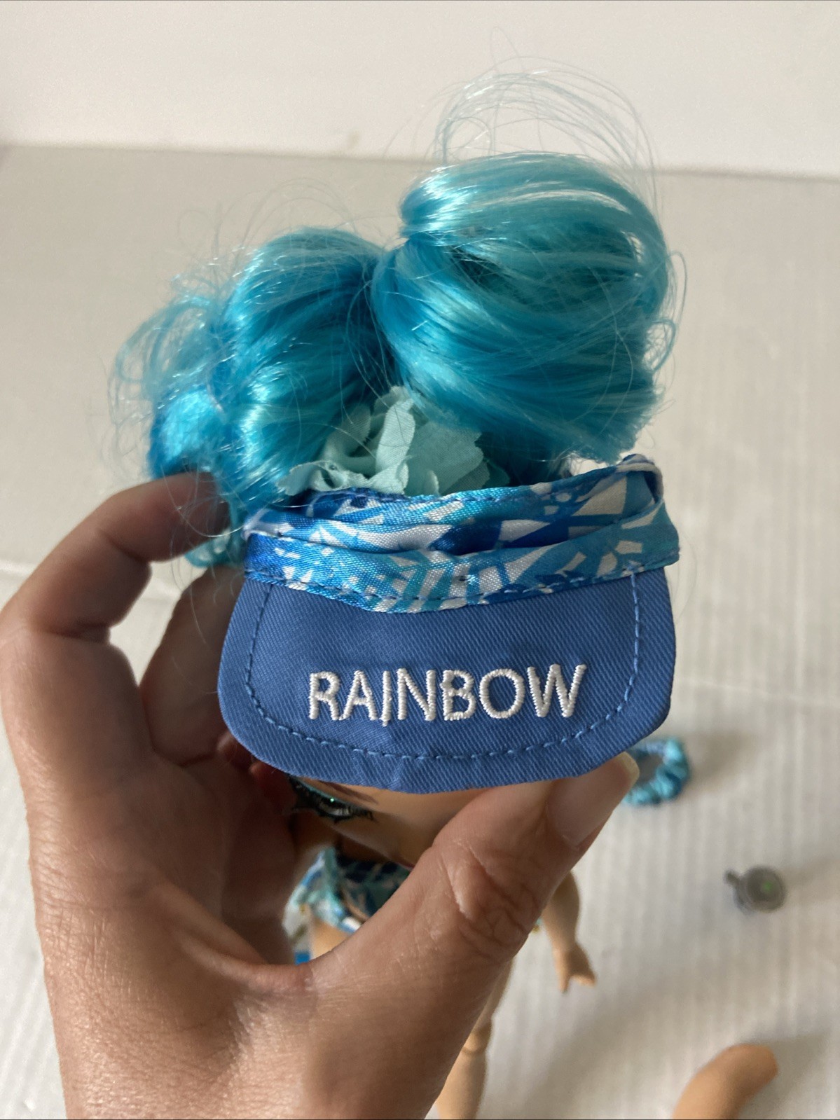 Rainbow High Pacific Coast Hali Capri Doll Clothing Blue Hair Complete ’20 MGA