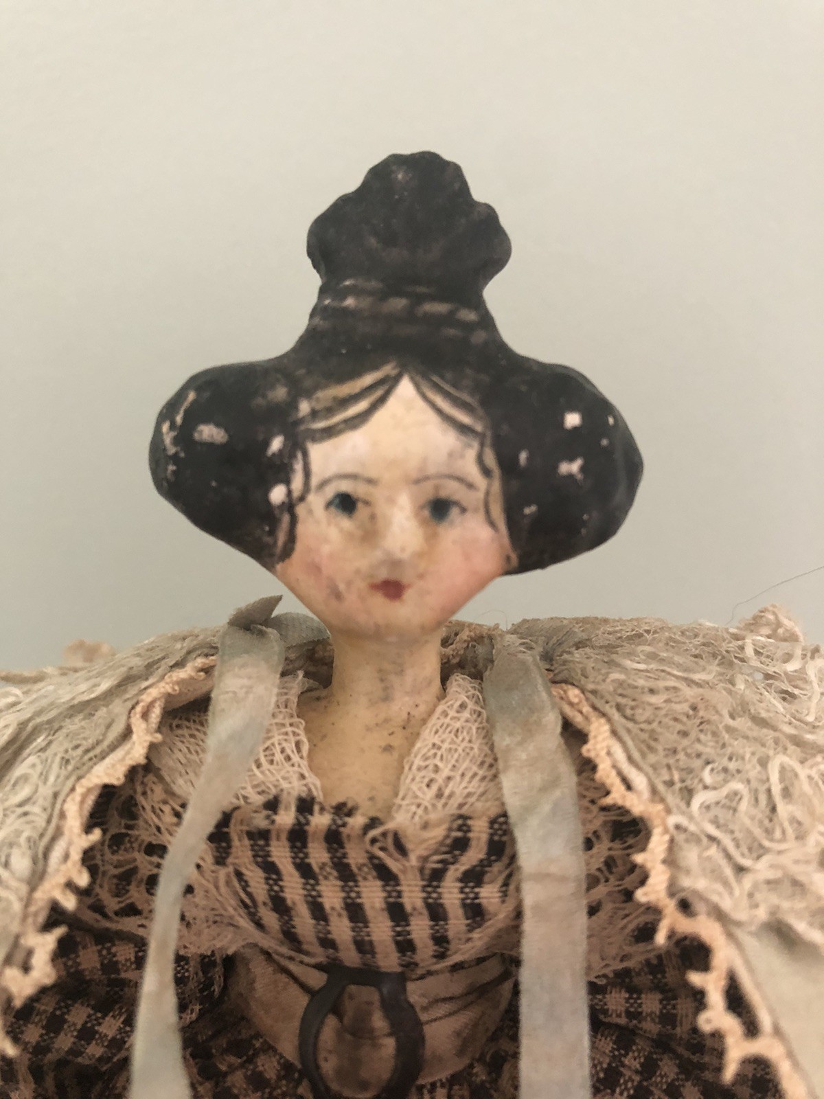 Rare 1830’s Transitional Beidermeier Wooden Grodnertal Type Dollhouse Doll 6.5”