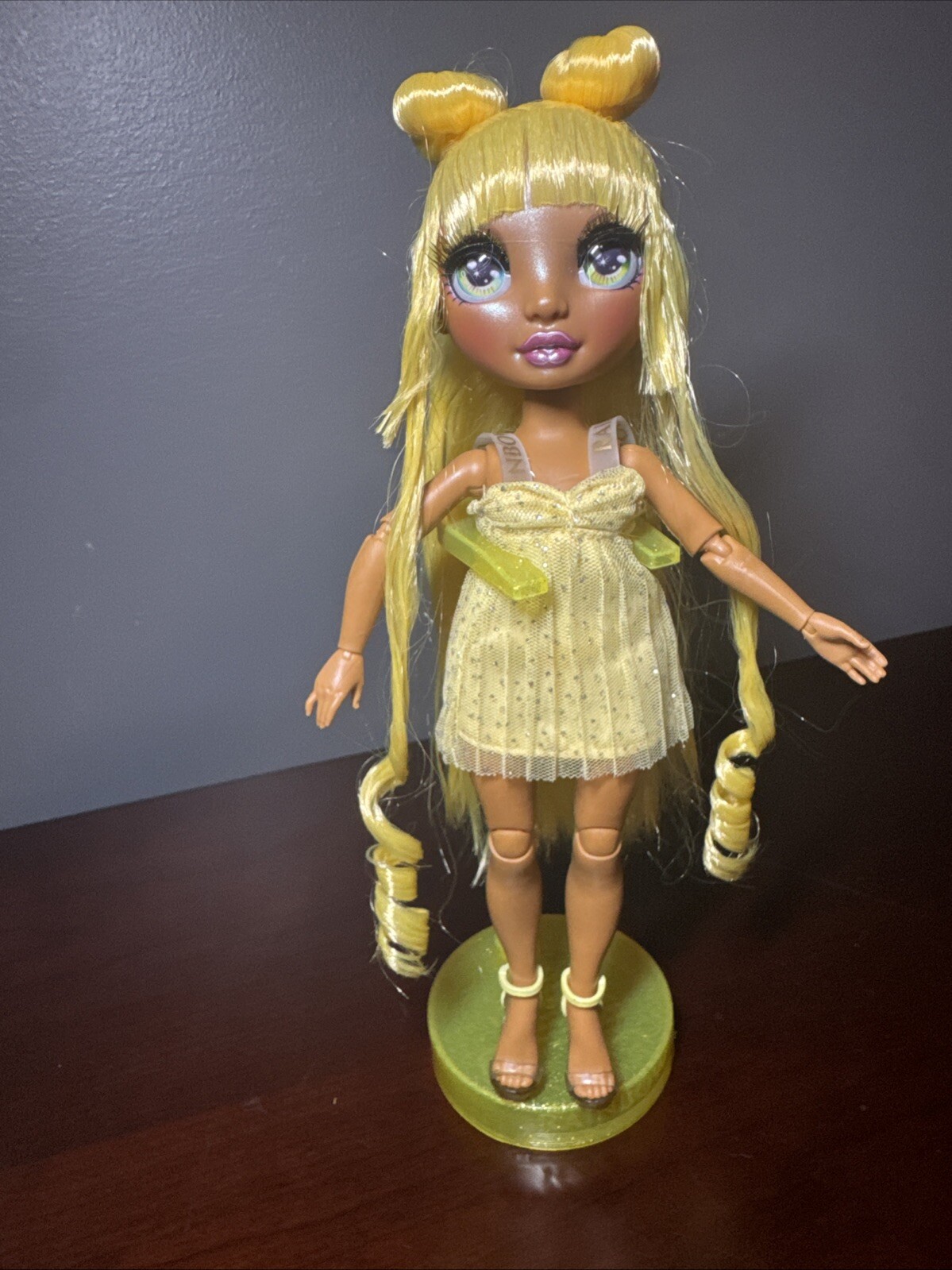 Rainbow High Sunny Madison 1st Edition Yellow Doll With Several Accessories