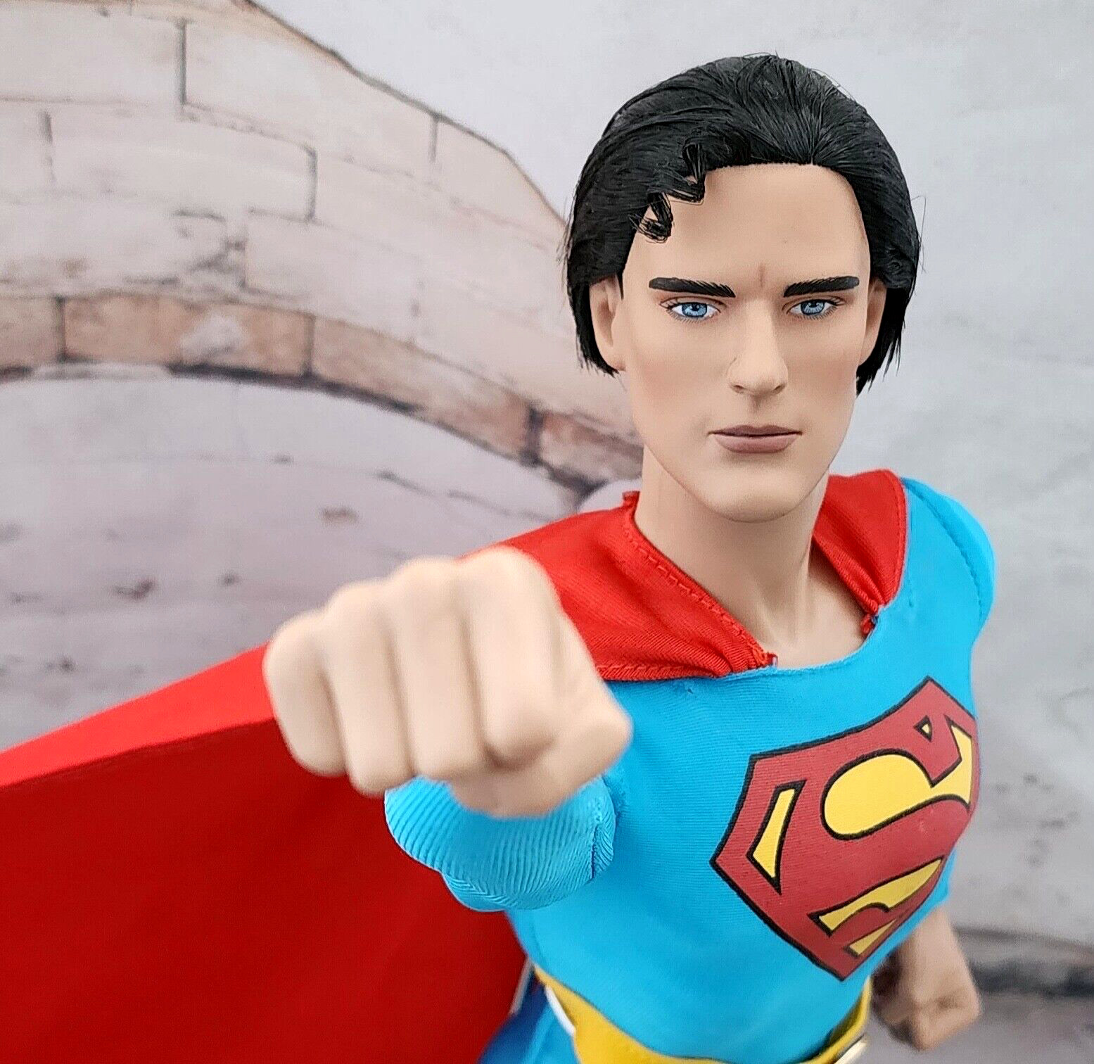 Tonner DC Stars collection “SUPERMAN” 17″ in partial outfit