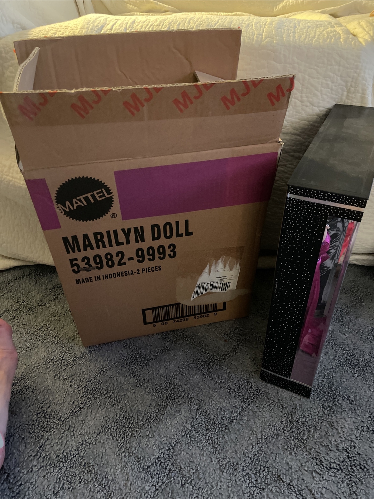 196 Inv 2:2 Torn Shipper 2001 MARILYN MONROE “HOW TO MARRY A MILLIONAIRE”