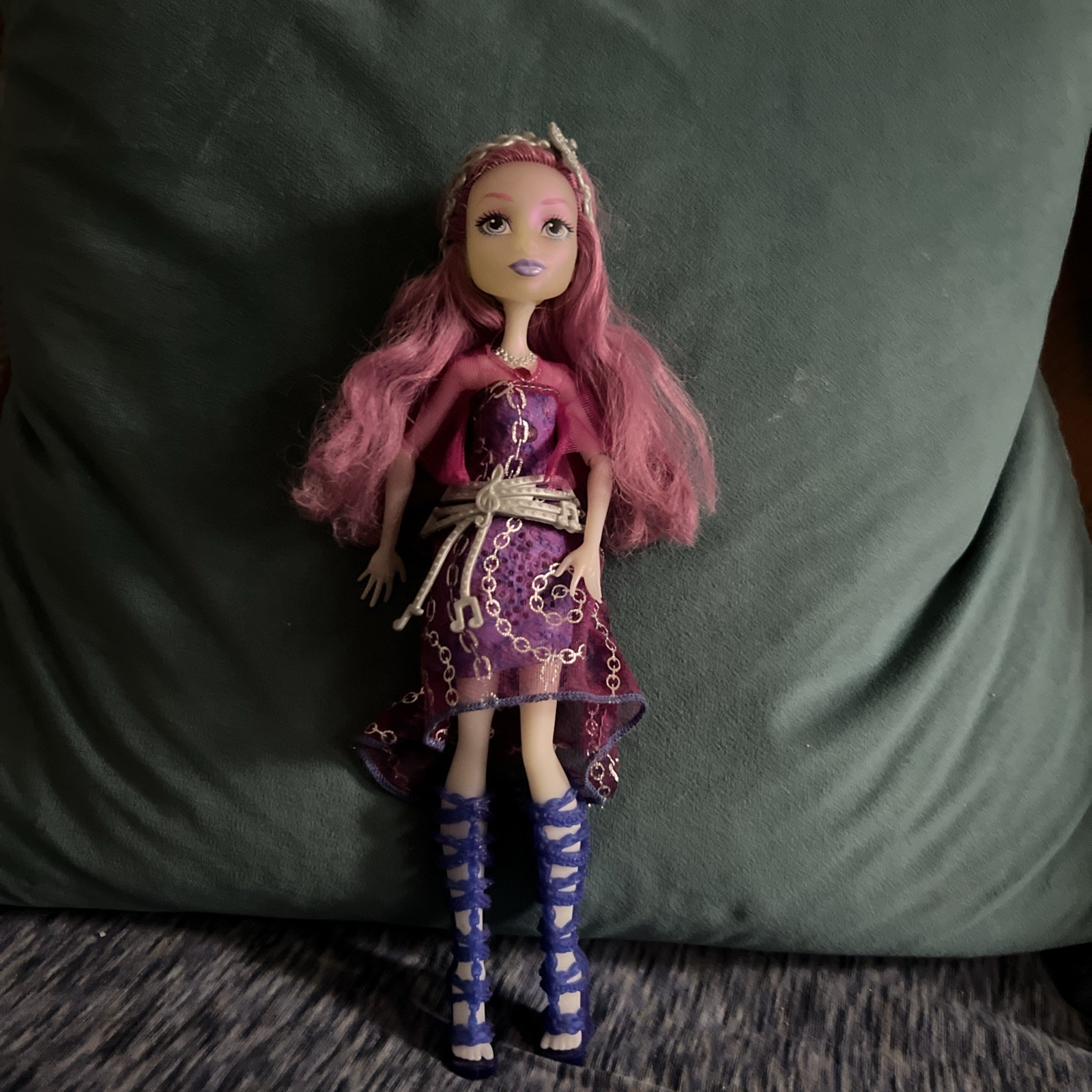 Monster High Ari Hauntington Welcome to Monster High Singing Popstar Doll..
