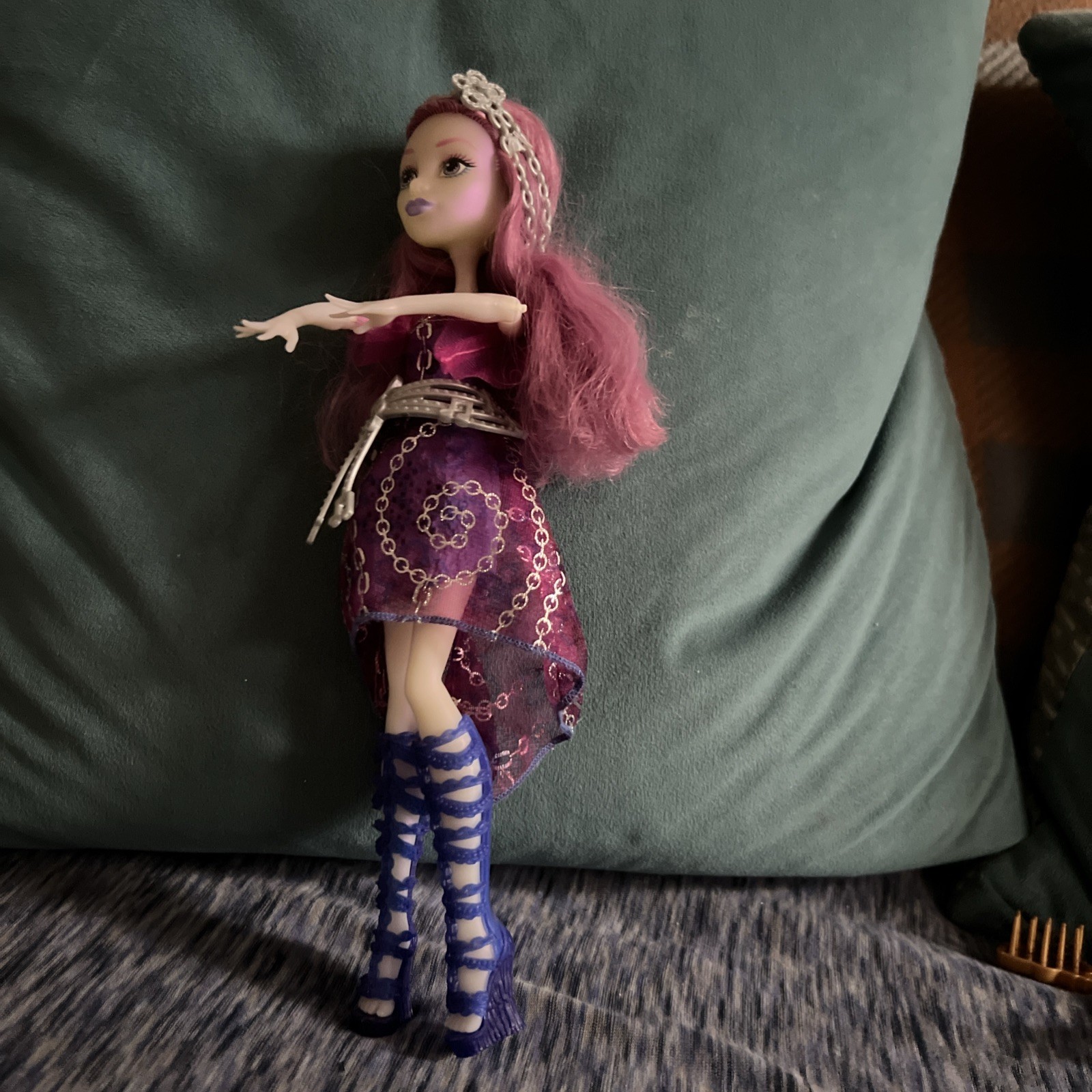 Monster High Ari Hauntington Welcome to Monster High Singing Popstar Doll..