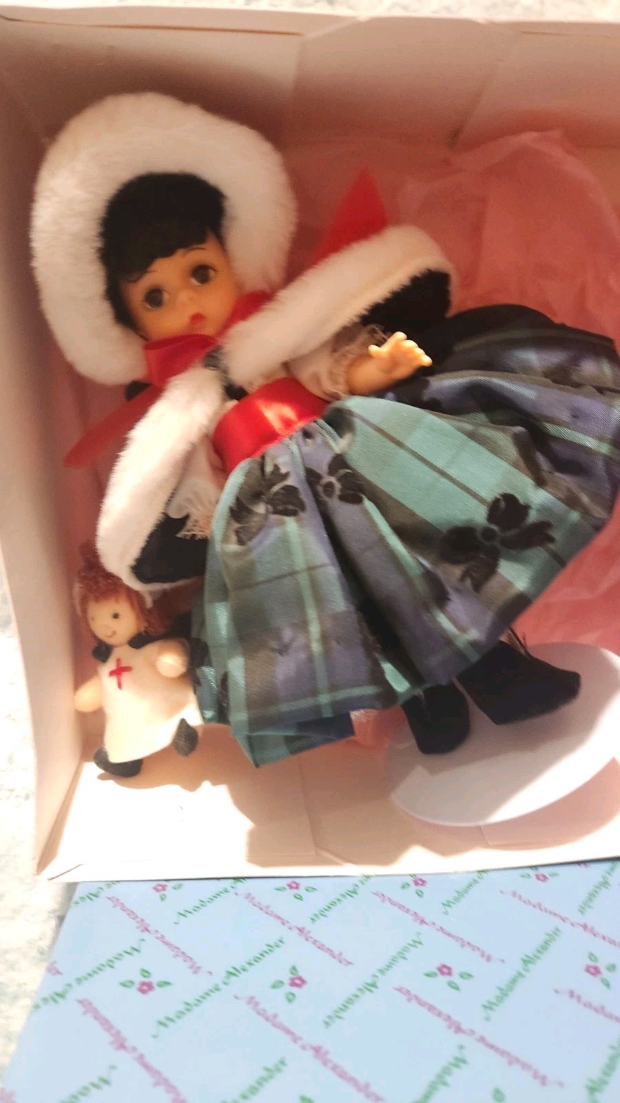 8″ Wendy-Miracle on 131 Street by Madame Alexander #10420 w/Stand/Nurse Doll/Box
