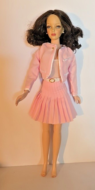 Susan Wakeen Fashion Doll 2000SWDC Black Hair, Blue Eyes, Summer Splendor Dress