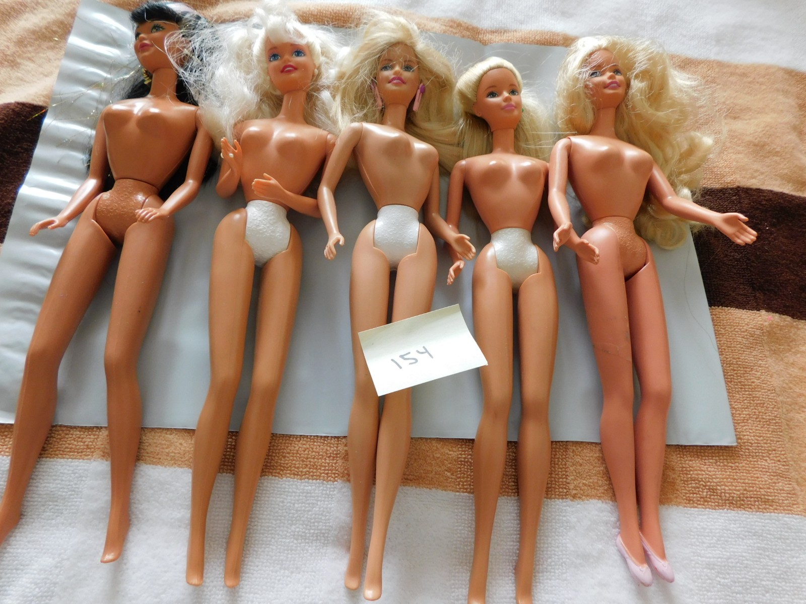 BARBIE DOLL LOT OF 5 NUDE FOR OOAK NO BITES – HAIR NEEDS BRUSHING 154