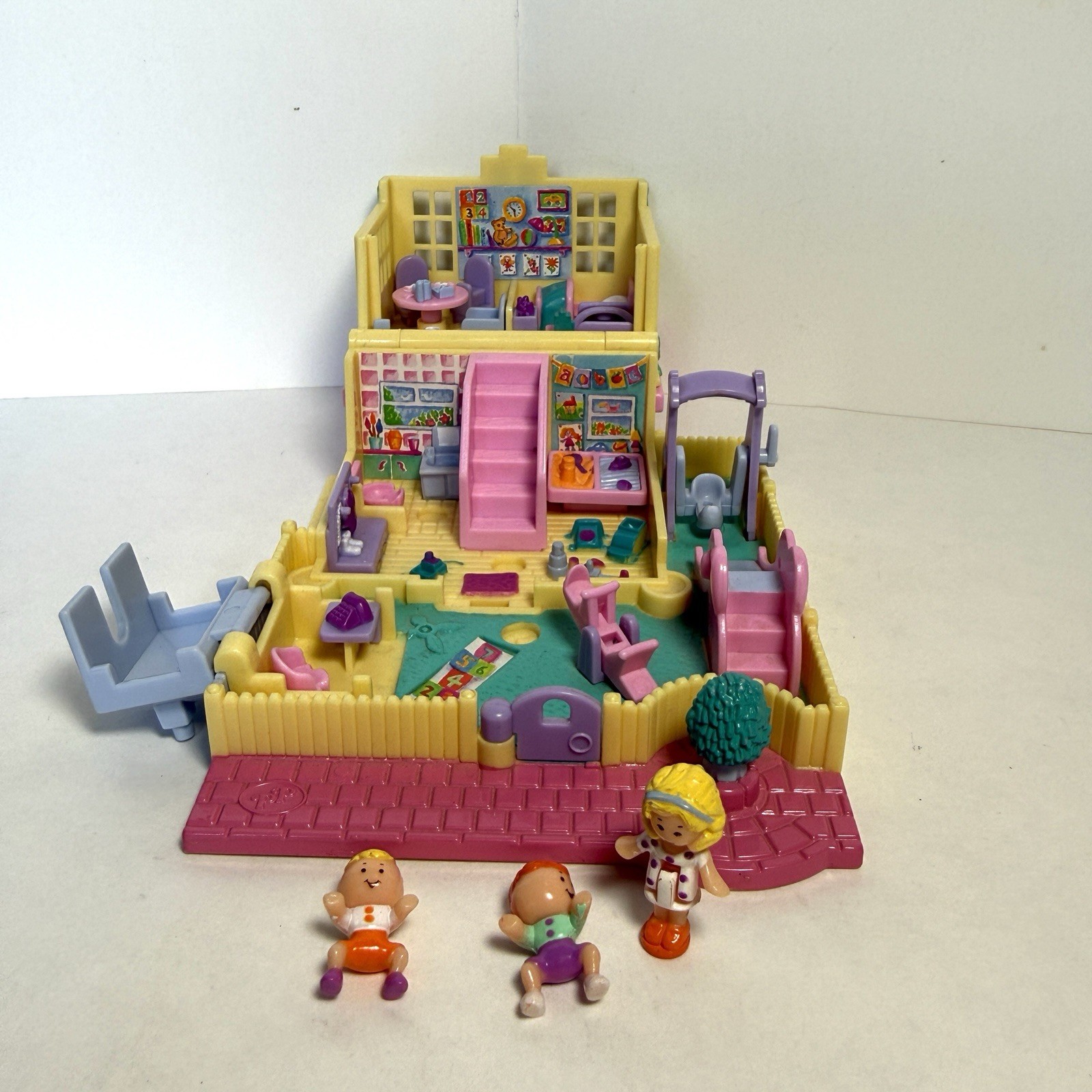 Vintage Toy Polly Pocket Nursery School & 3 Dolls Complete Bluebird 1994 Playset