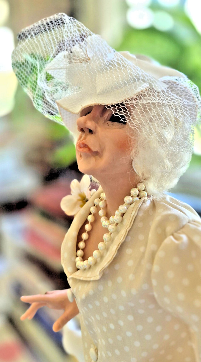 Artistan made Doll, Signed & dated 1999 – 22 inches tall – Classy one-of-a-kind