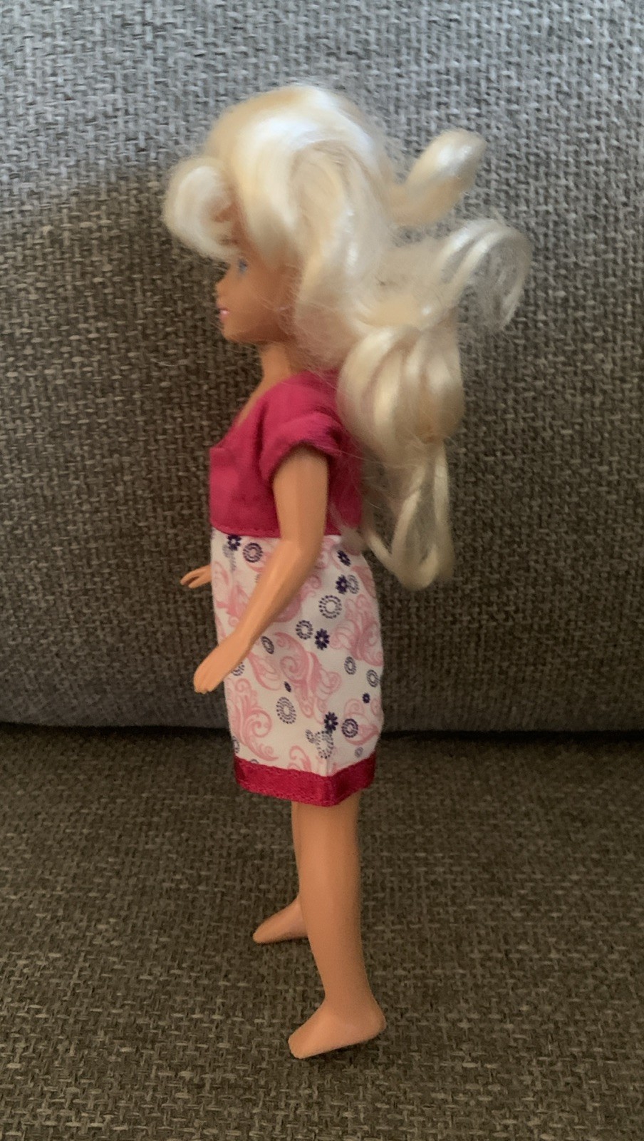 Unimax 1996 Stacie Clone Doll Bendable Posable Legs Blonde Blue Eyes Outfit