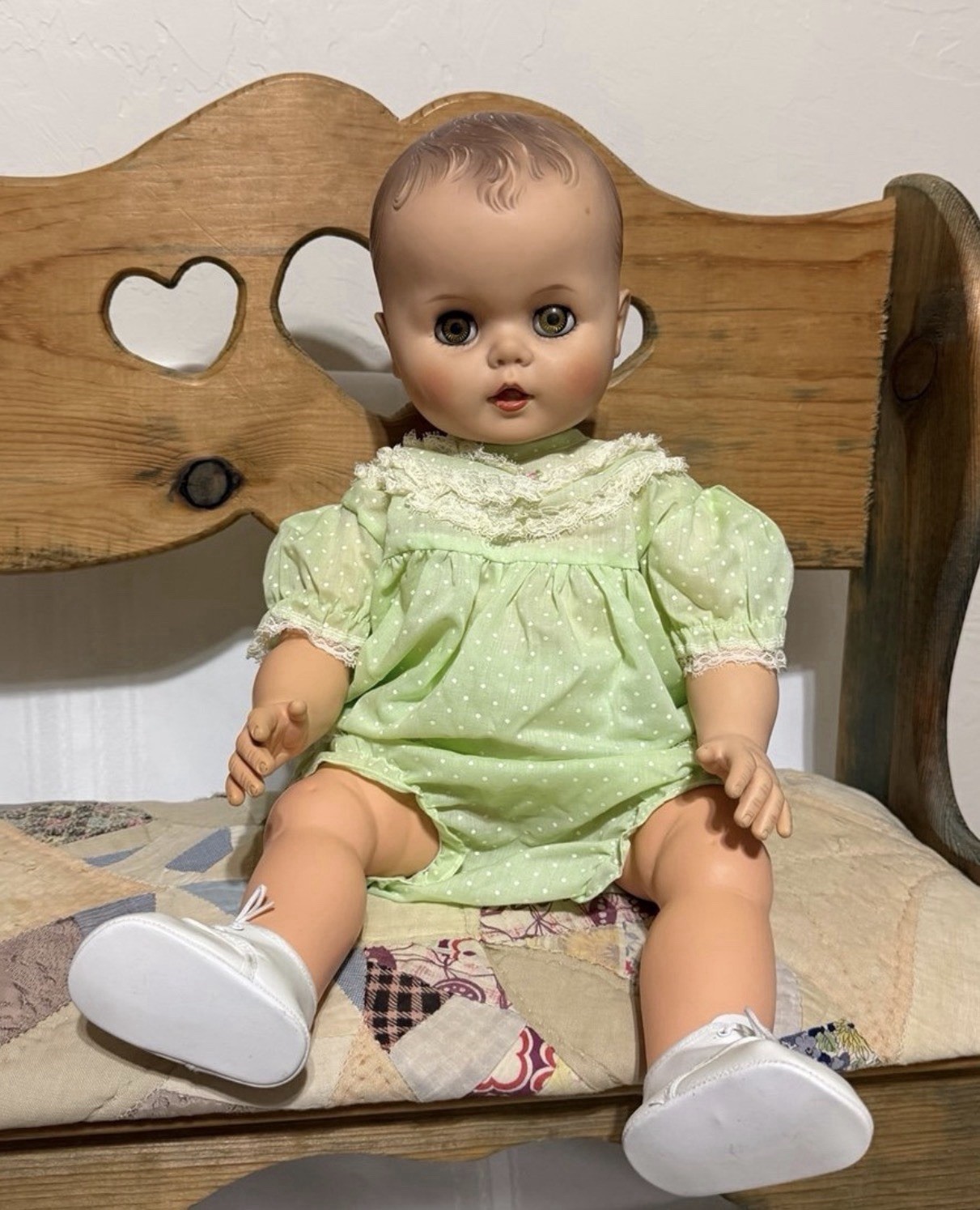 EEGEE vintage vinyl drink and wet doll