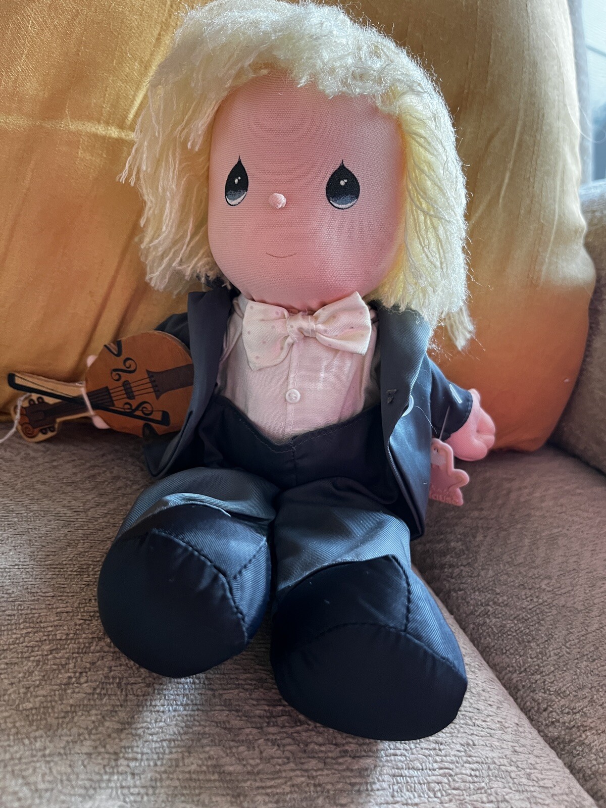 Vintage 1986 PRECIOUS MOMENTS Friendship Line Doll HAPPY ANNIVERSARY – VIOLIN