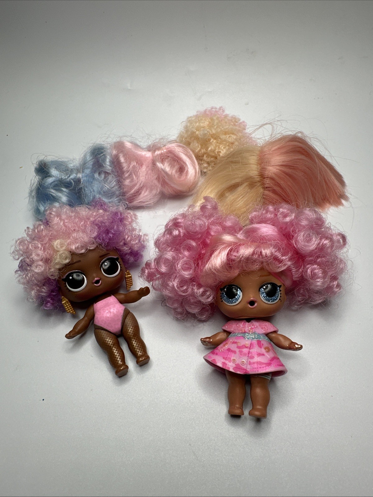 LOL Surprise, 2 Hairvibes Dolls and 3 Extra Wigs