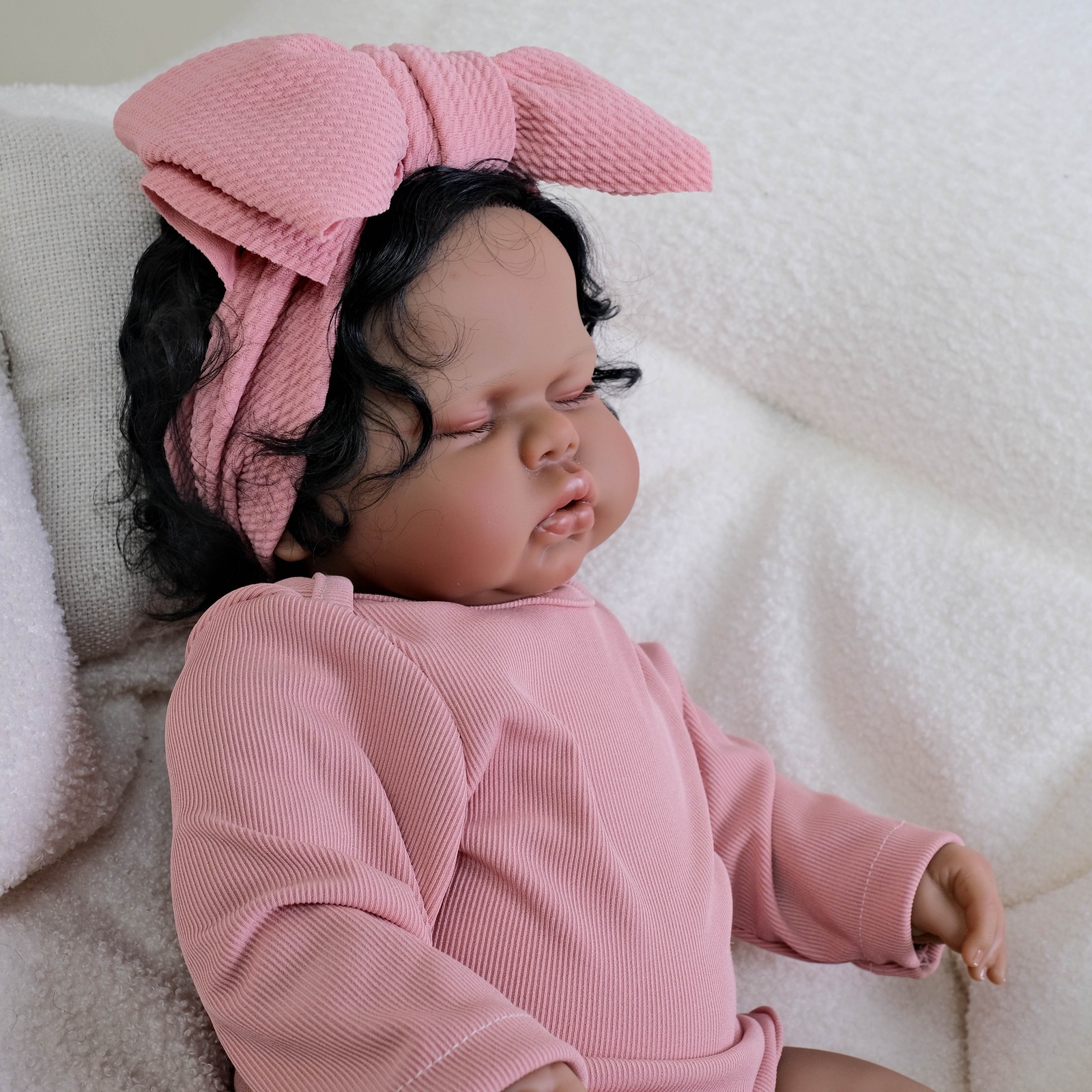 Sleeping 19″ Lifelike Reborn Baby Dolls Full Body Black Cloth Body Newborn Gifts