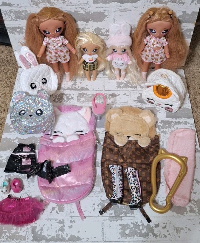 Lot of 4 Na! Na! Na! Surprise Dolls with Clothes and Accessories