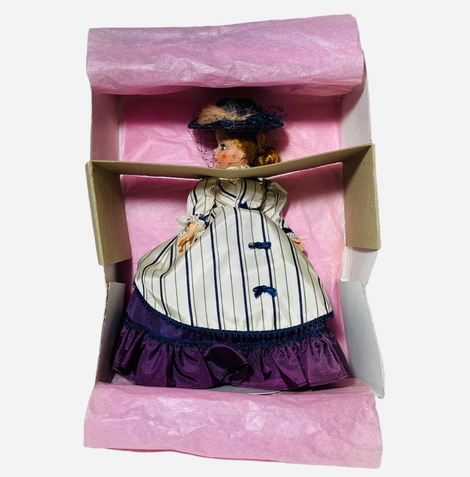 Madame ALEXANDER Nicole #1129 Alexander Doll Co Original Box 1980’s ?