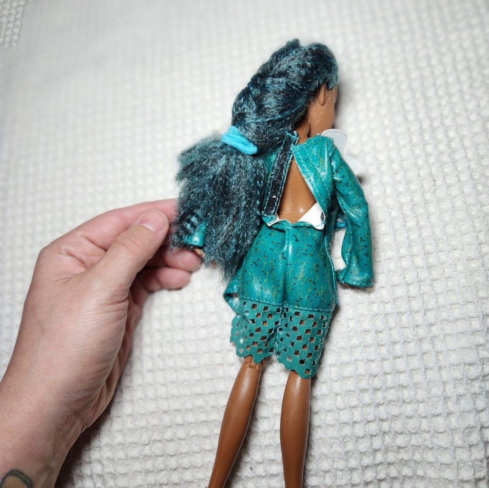 Disney Descendants Dolls Set – Blue and Green Evie And Uma