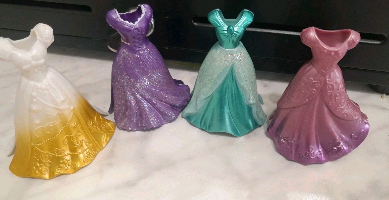 Disney Princess Magic Clip Plastic Fashion Replacement Dresses Lot Of 4