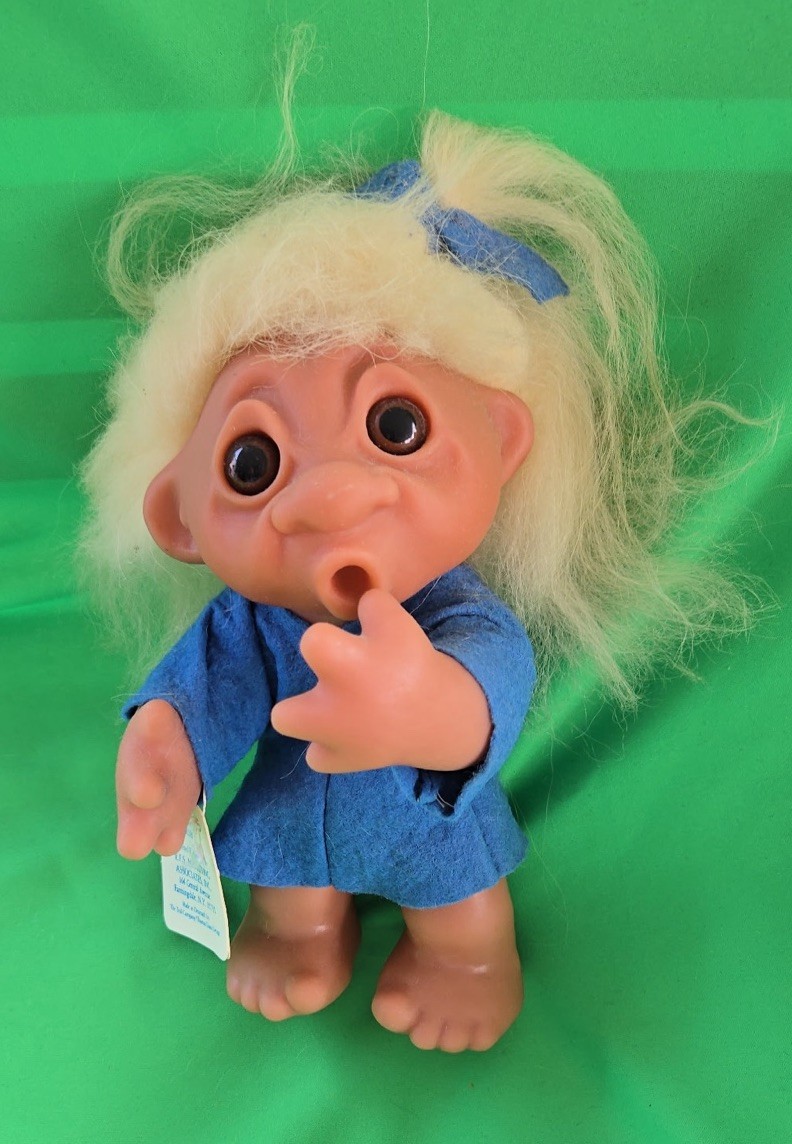 Vintage 1977 THUMB SUCKER- 9″ DAM Norfin Troll Doll