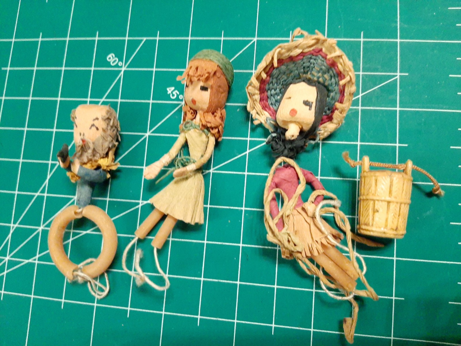 Vintage Miniature Macaroni Corn Husk Handmade Souvenir Dolls ~ Straw , Fabric