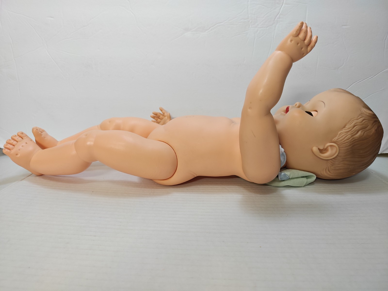 Vintage 1950’s Drink And Wet Blue Sleepy Eyes Brown Hair Baby Doll 19″