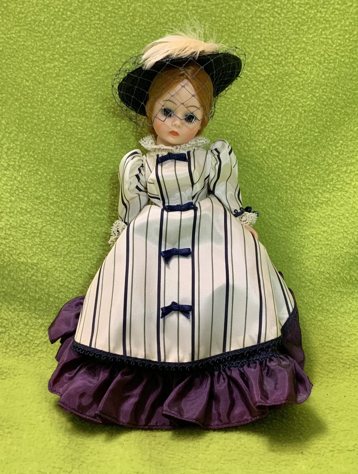 Vintage Madame Alexander 10″ Doll Nicole #1129 Portrettes