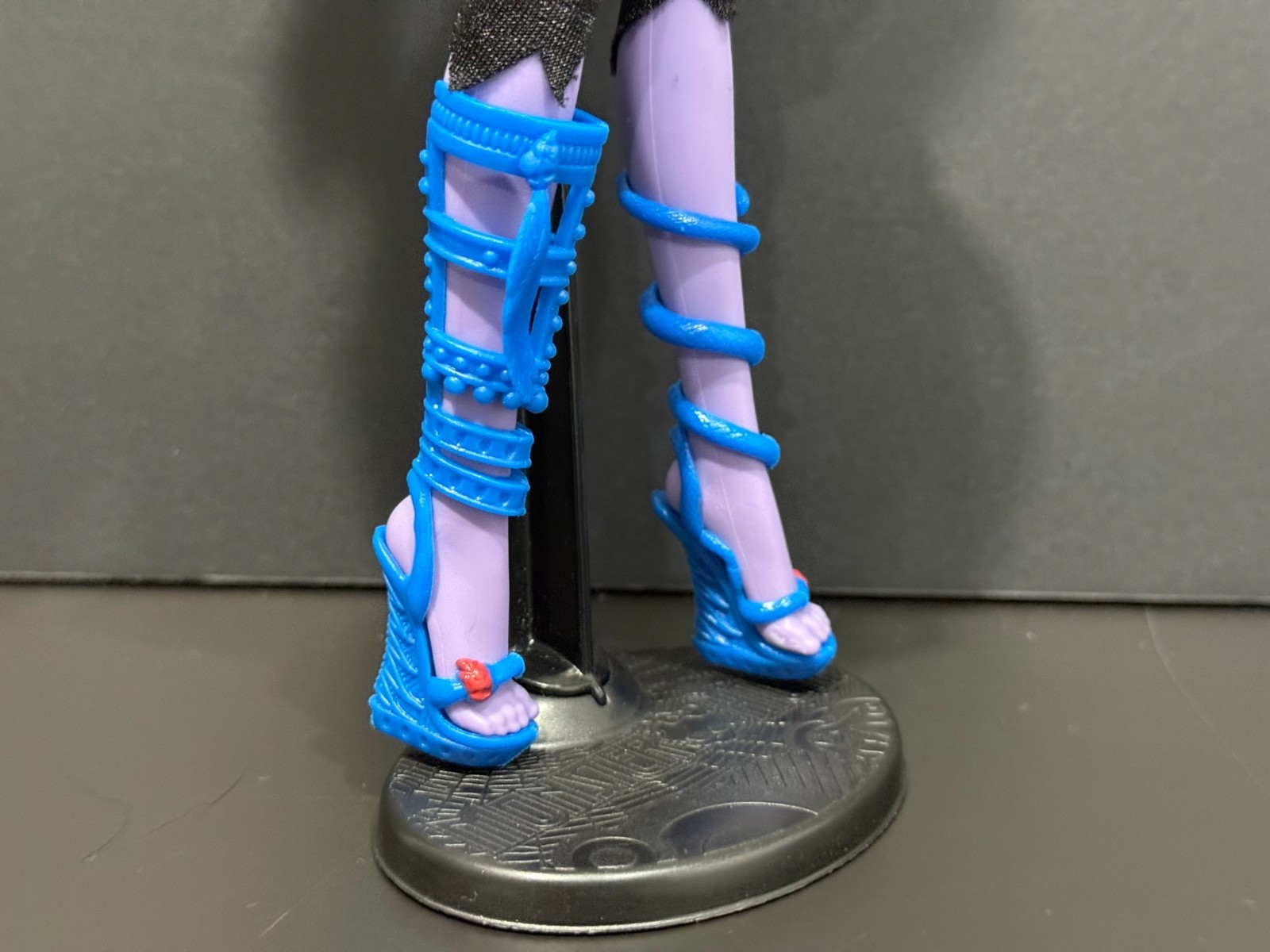 Monster High Jane Boolittle First Wave Release Doll w/ Stand Diary Pet Bag