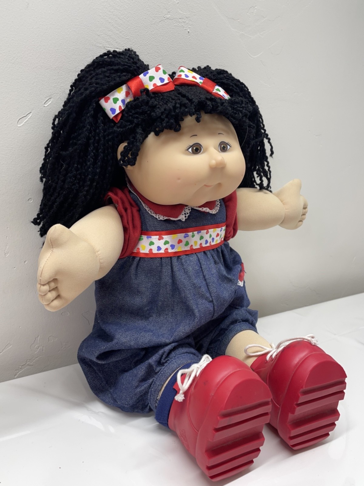 Play Along Cabbage Patch Kid Doll 2004 Black Curly Hair, Overalls, Shoes B56