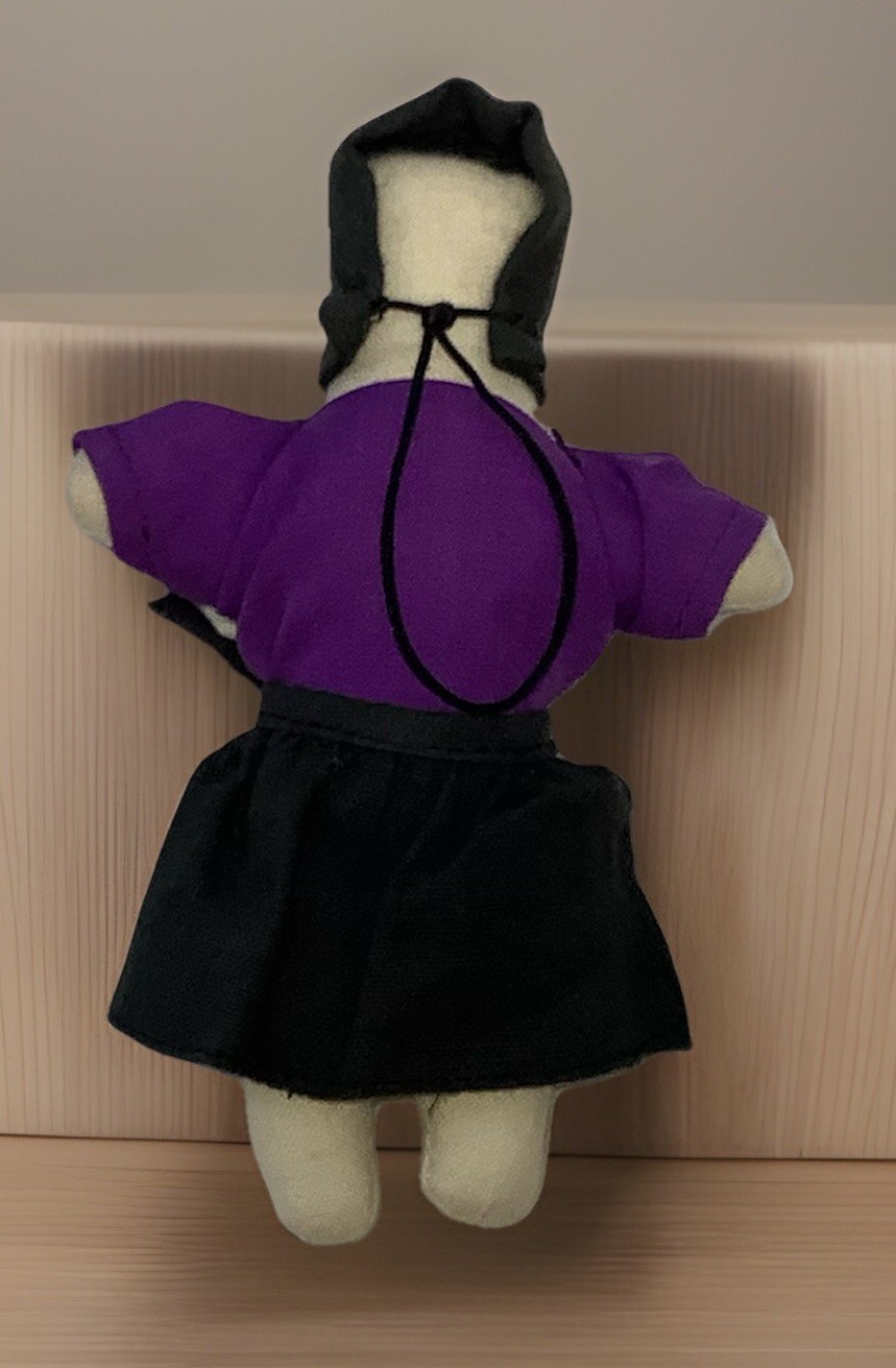 AMISH BLESSINGS Doll Cloth Girl Purple Apron & Bonnet 4.75″