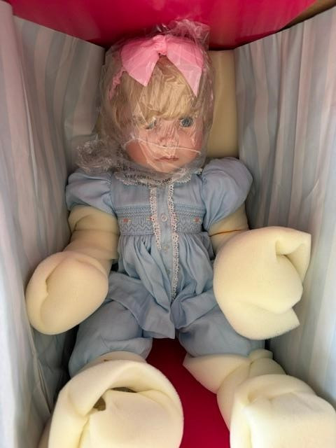 NIB “Jenna” 15″ Porcelain Toddler Doll by Marie Osmond COA #’ed 106/1000