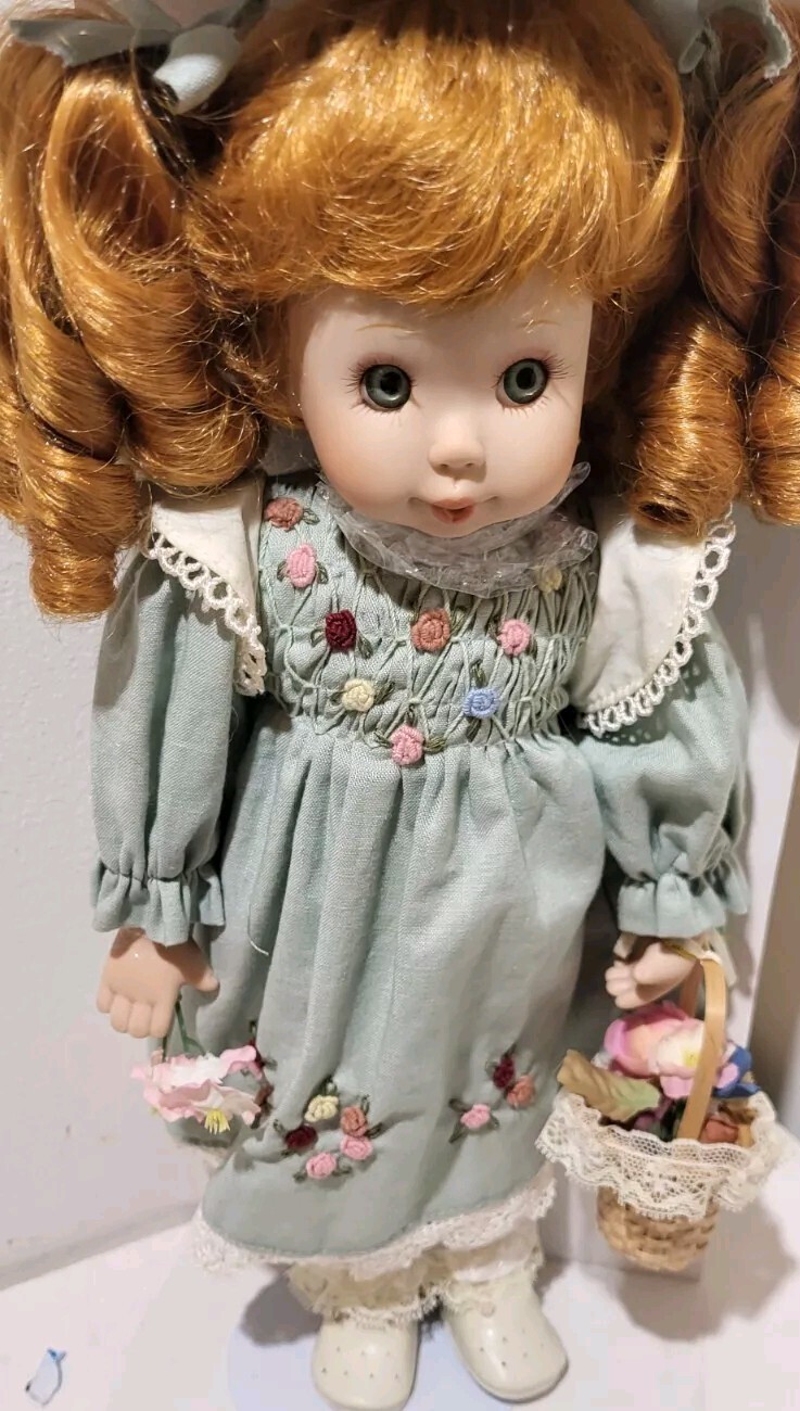 VTG SEYMOUR MANN BRIGHT EYES STEPHANIE VINYL DOLL W/ FLOWER BASKET RED HAIR