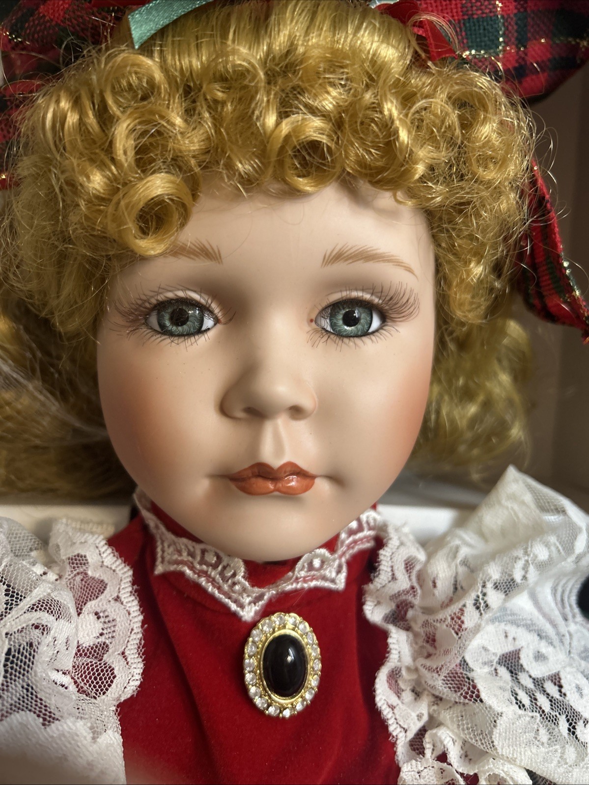 Authentic Camelot Handcrafted Doll – Holly / Porcelain / 24″ W Stand & Cert