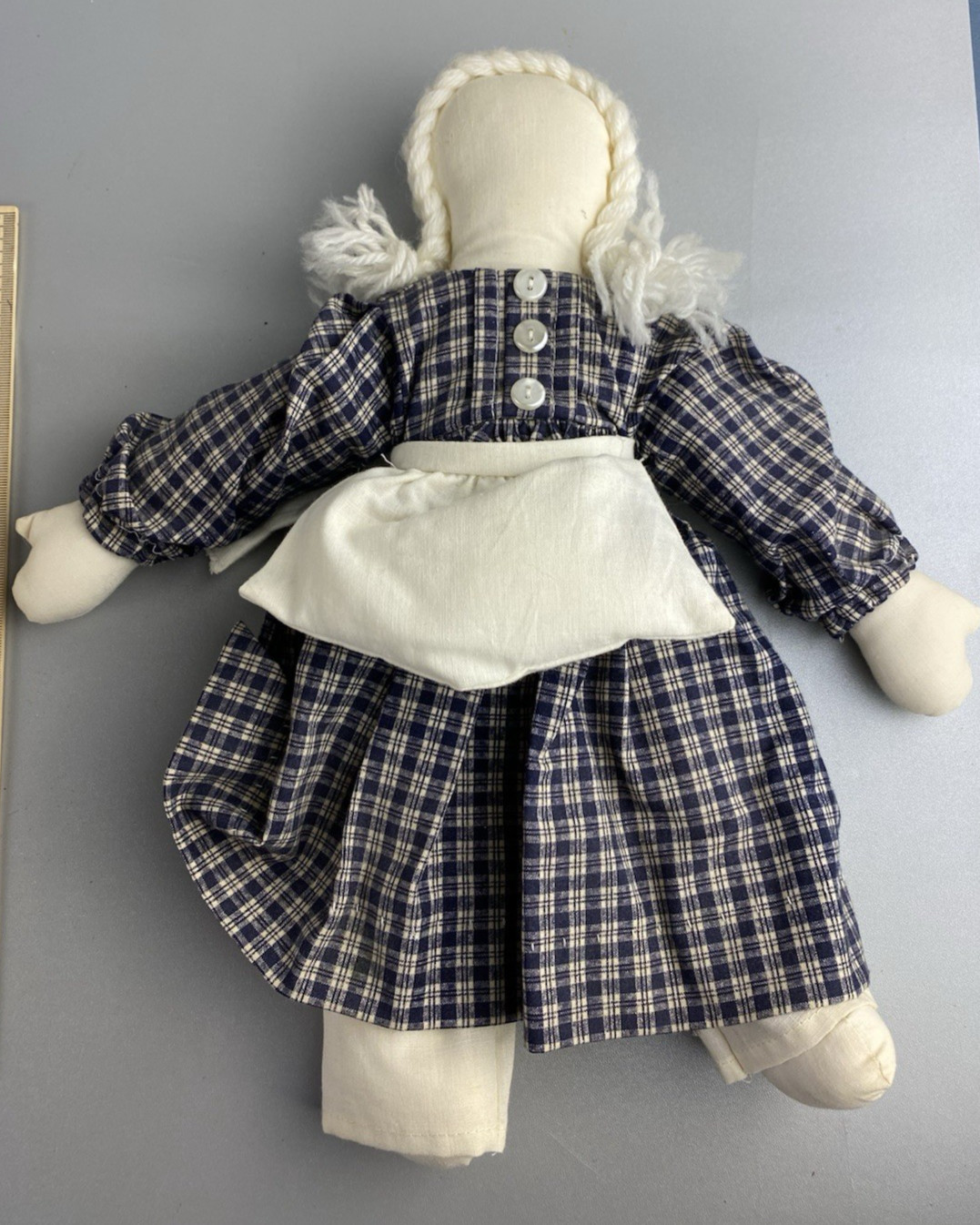 VTG Faceless Amish Girl Pigtail Doll Handmade County Pearl button 13″