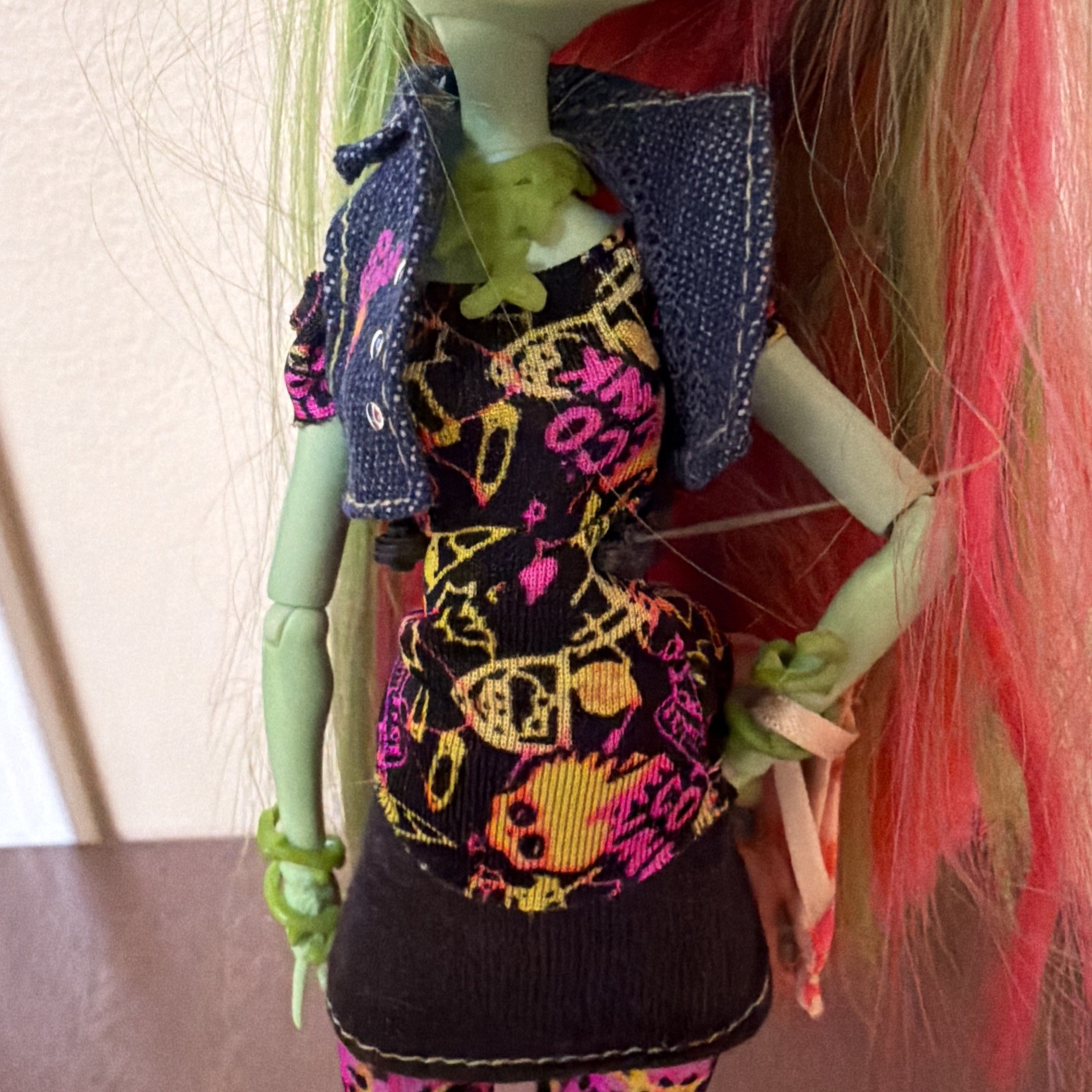 Mattel Monster High First Wave Venus McFlytrap Doll with Stand