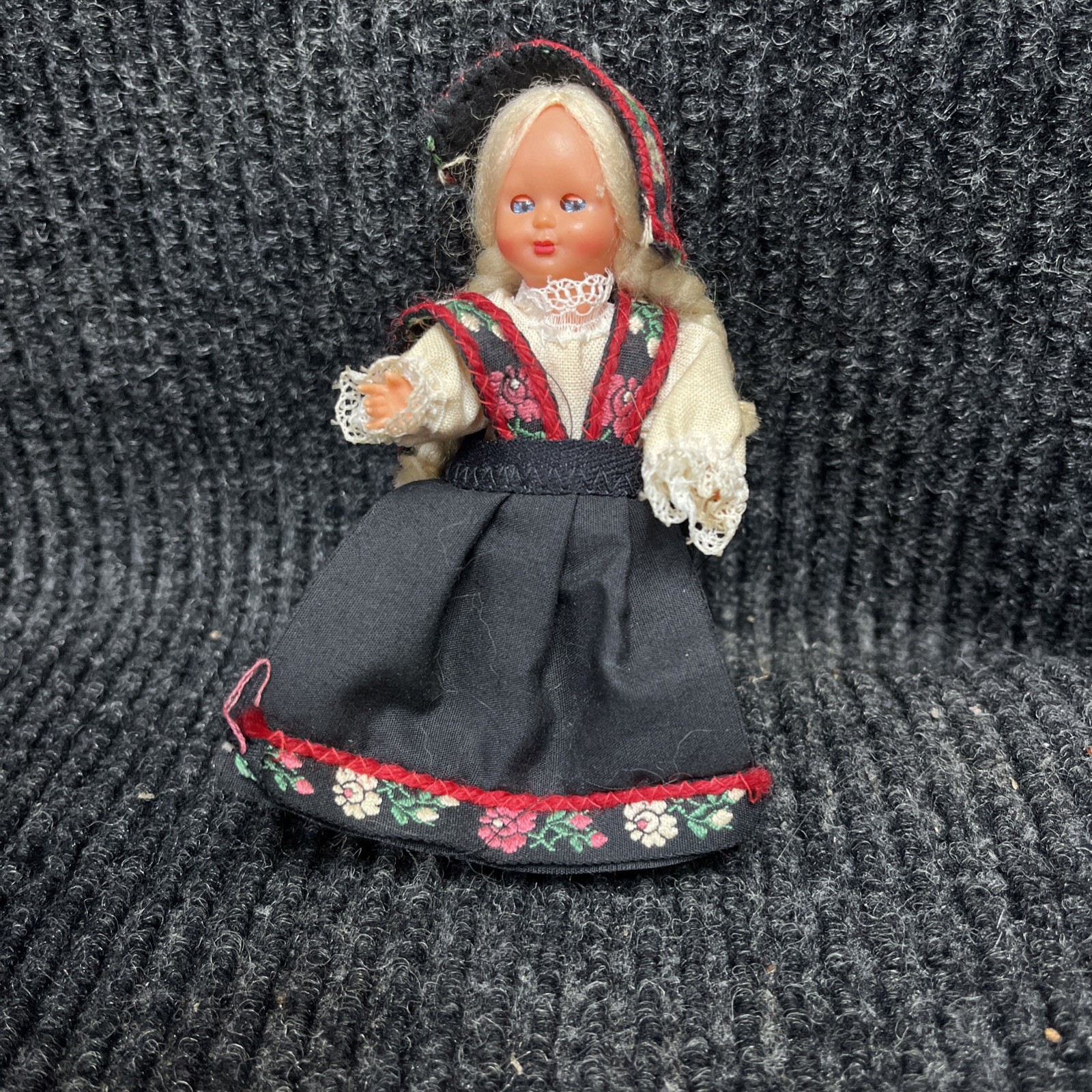 ?Vintage 6” Hallingdal Folk Dolls European Set Of 4 Dolls Used
