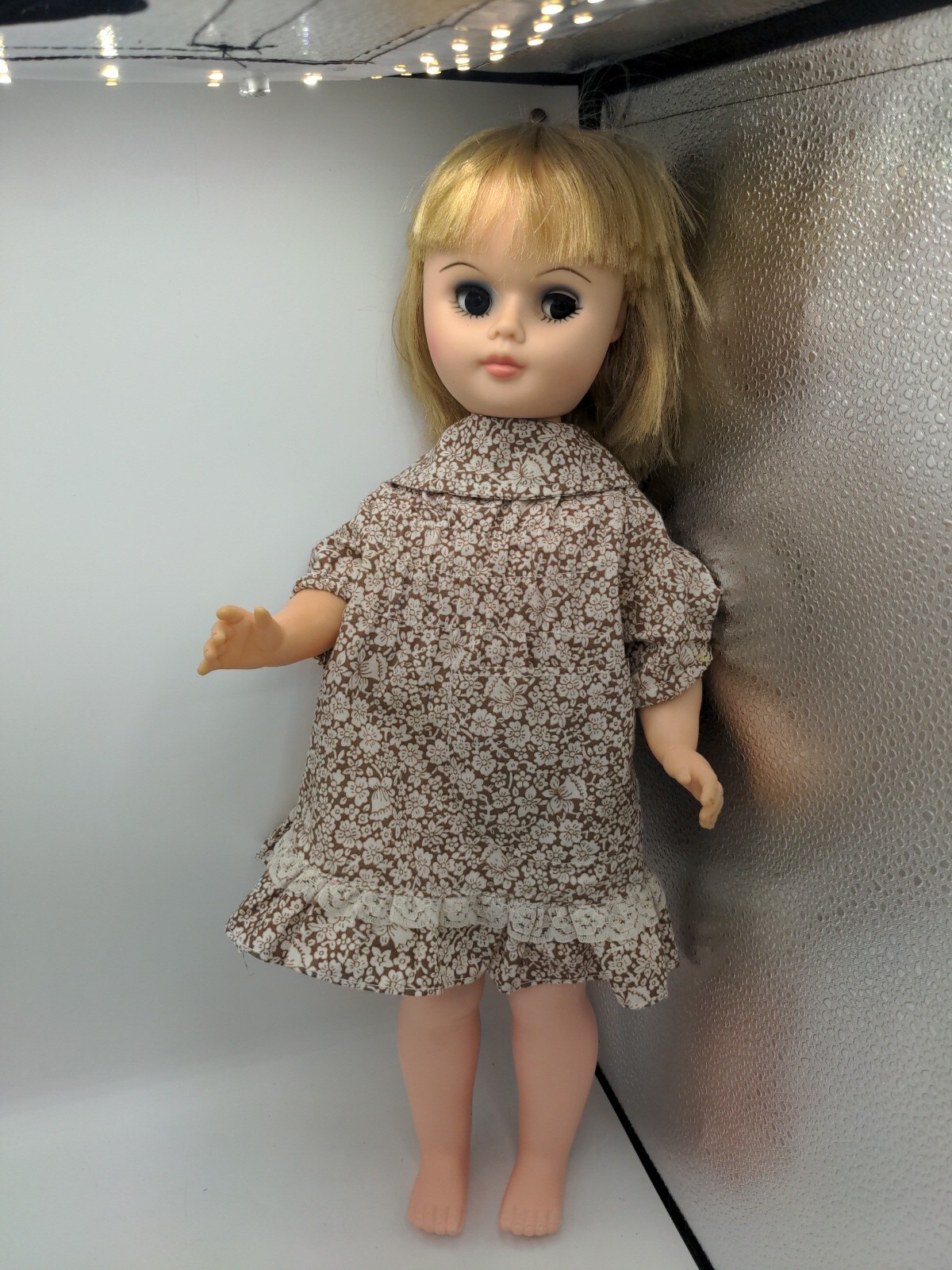 Uneeda Doll Co. 18″ Blonde Doll 1967 No. 193 Side Eye