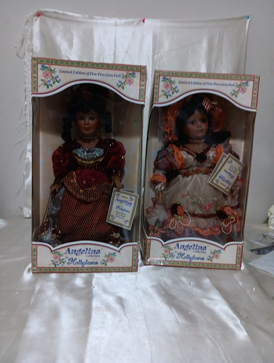 2005 Angelina Hollylane Collection Genuine Porcelain Doll Limited Edition Lot 2