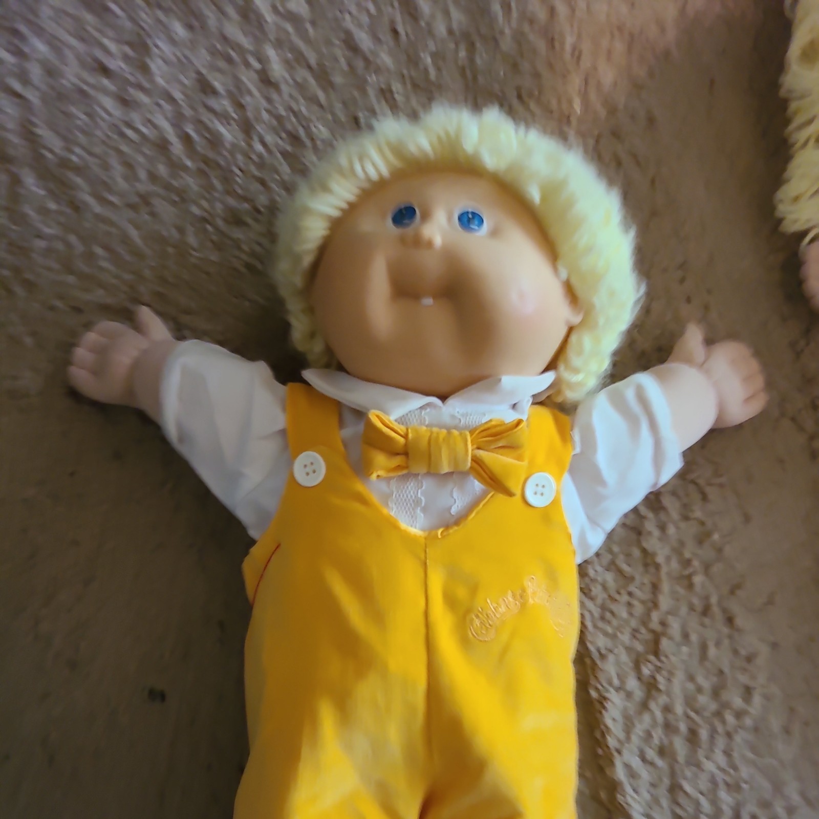 2 Rare Cabbage Patch Twins matching gold outfits, blonde boy and girl