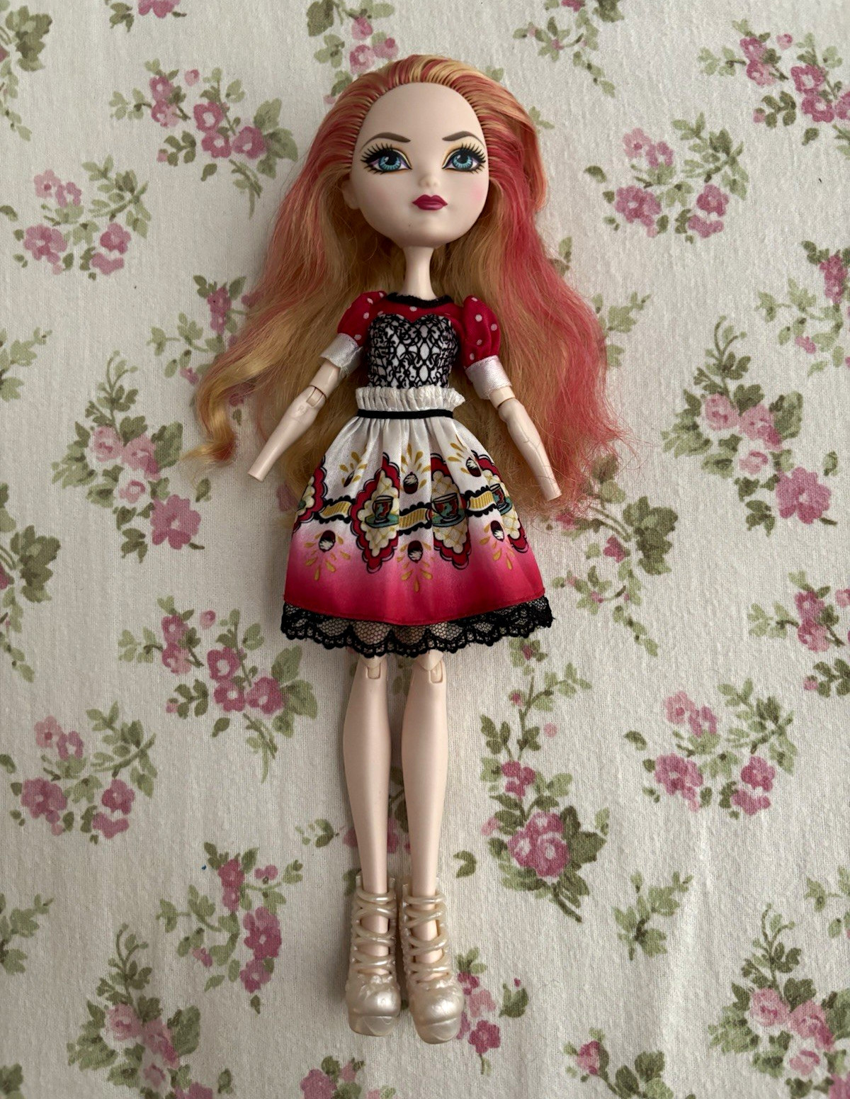 Ever After High Apple White Fashion Doll 11in Blonde Wavy Hair Articulated