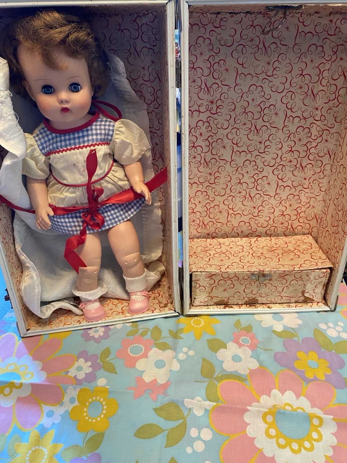 Vintage Arrow Plastics 15 Inch Doll Trunk Set With Clothes And Doll As Shown