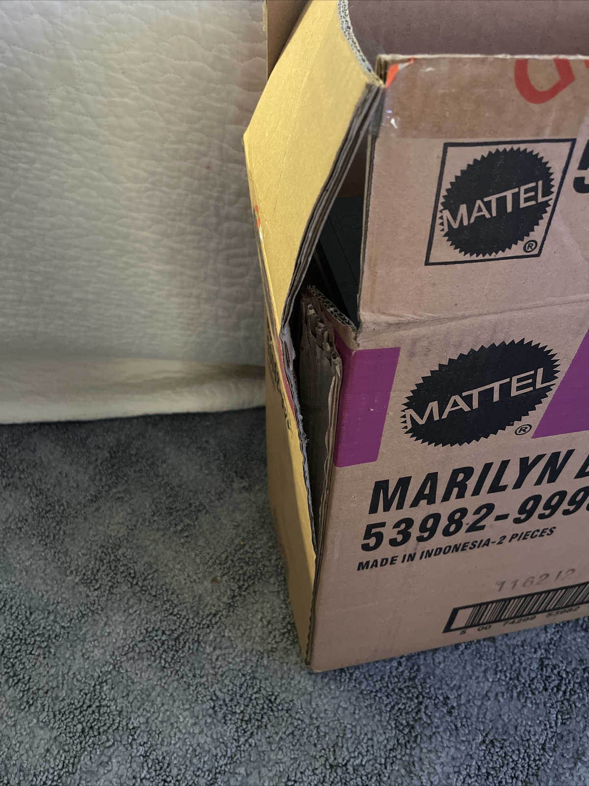 196 Inv 2:2 Torn Shipper 2001 MARILYN MONROE “HOW TO MARRY A MILLIONAIRE”