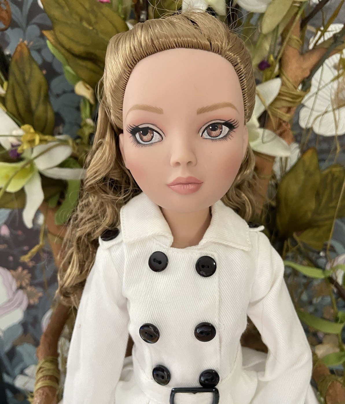 TONNER – WILDE IMAGINATION Ellowyne Wilde “Mistakenly Sad” – 16″ dressed doll