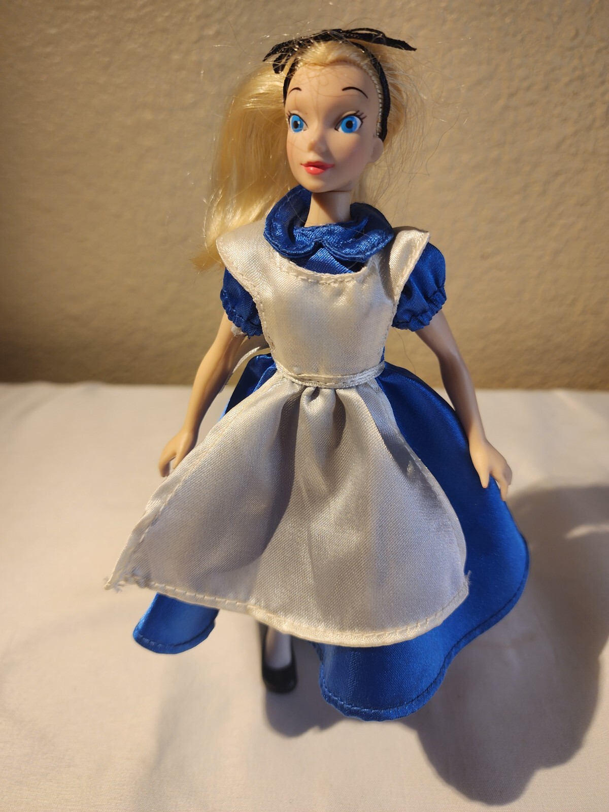 Rare Disney Alice In Wonderland 1996 8″ Vinyl Doll Applause Toy
