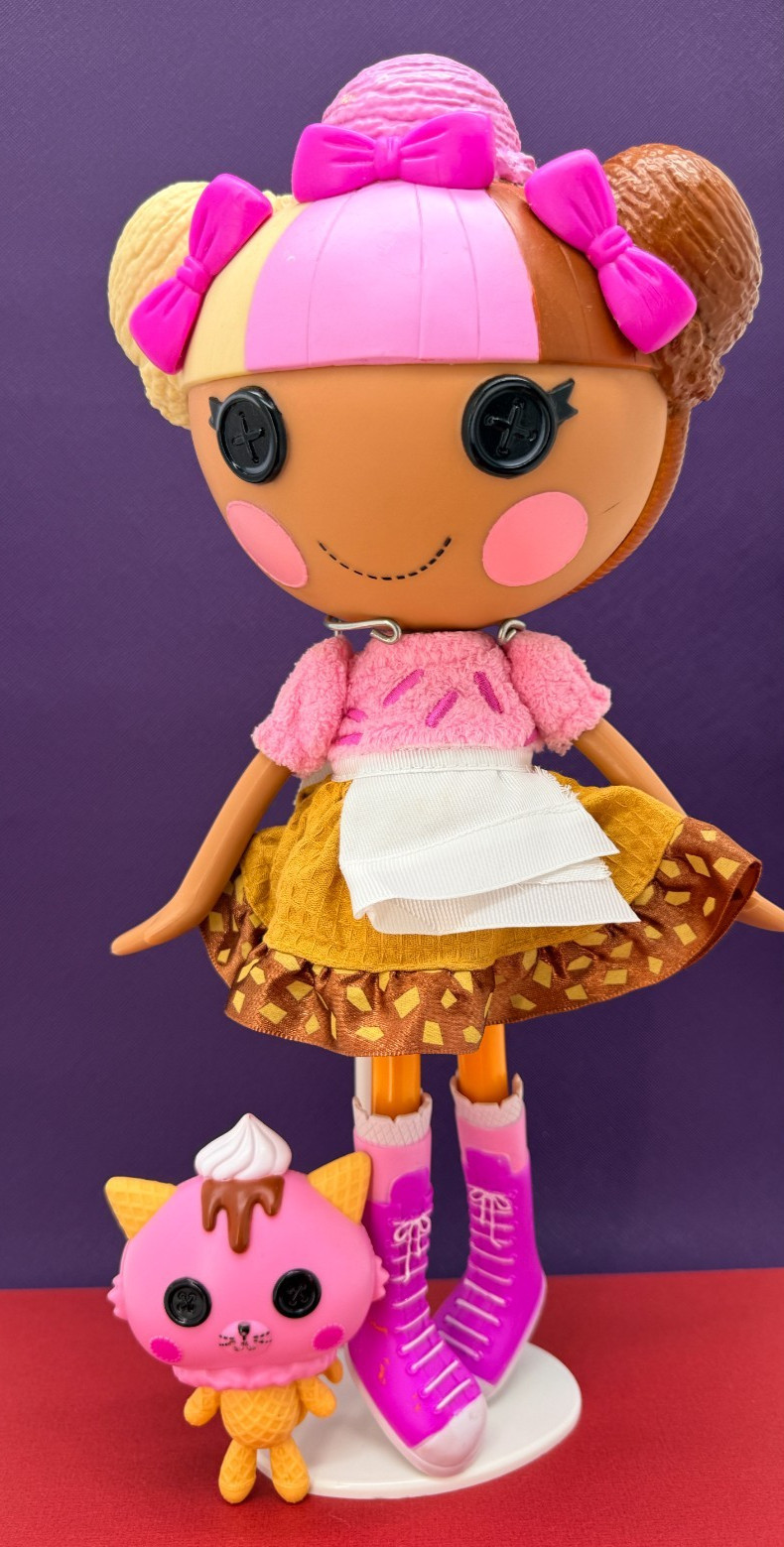 ? Lalaloopsy ? Scoops Waffle Cone : Full Size Doll and Pet