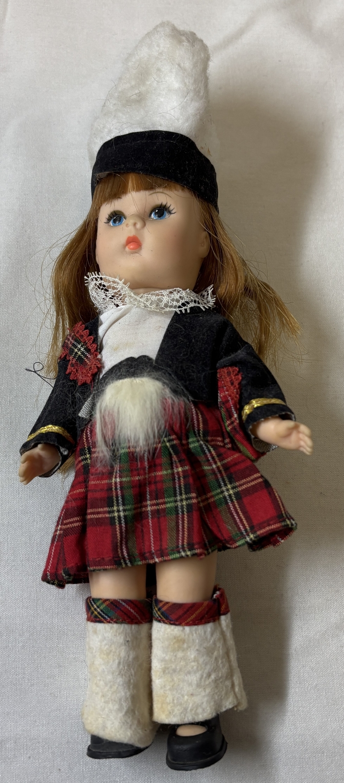 vintage 8 inch Made In Hong Kong doll~ SCOTTISH GIRL WITH KILT ~ hat is detached