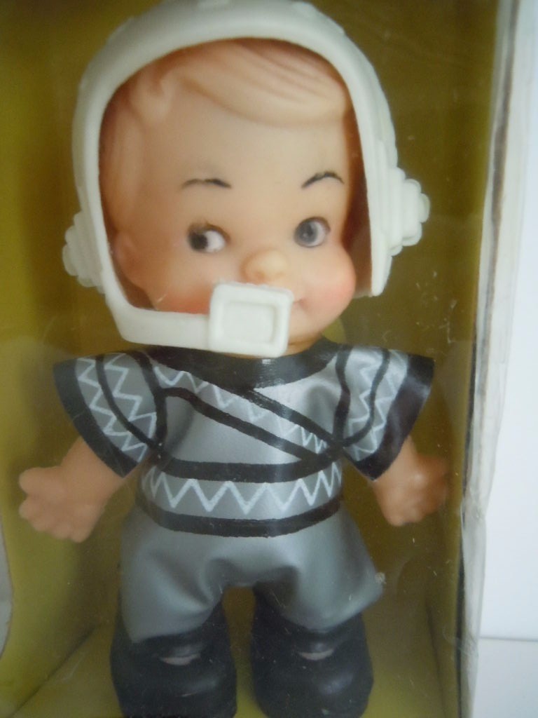 UNEEDA 1974 KMART” HEE WEES TINY HE-MEN ” BOYS PEE WEE: FOOTBALL PLAYER,FIRE MAN