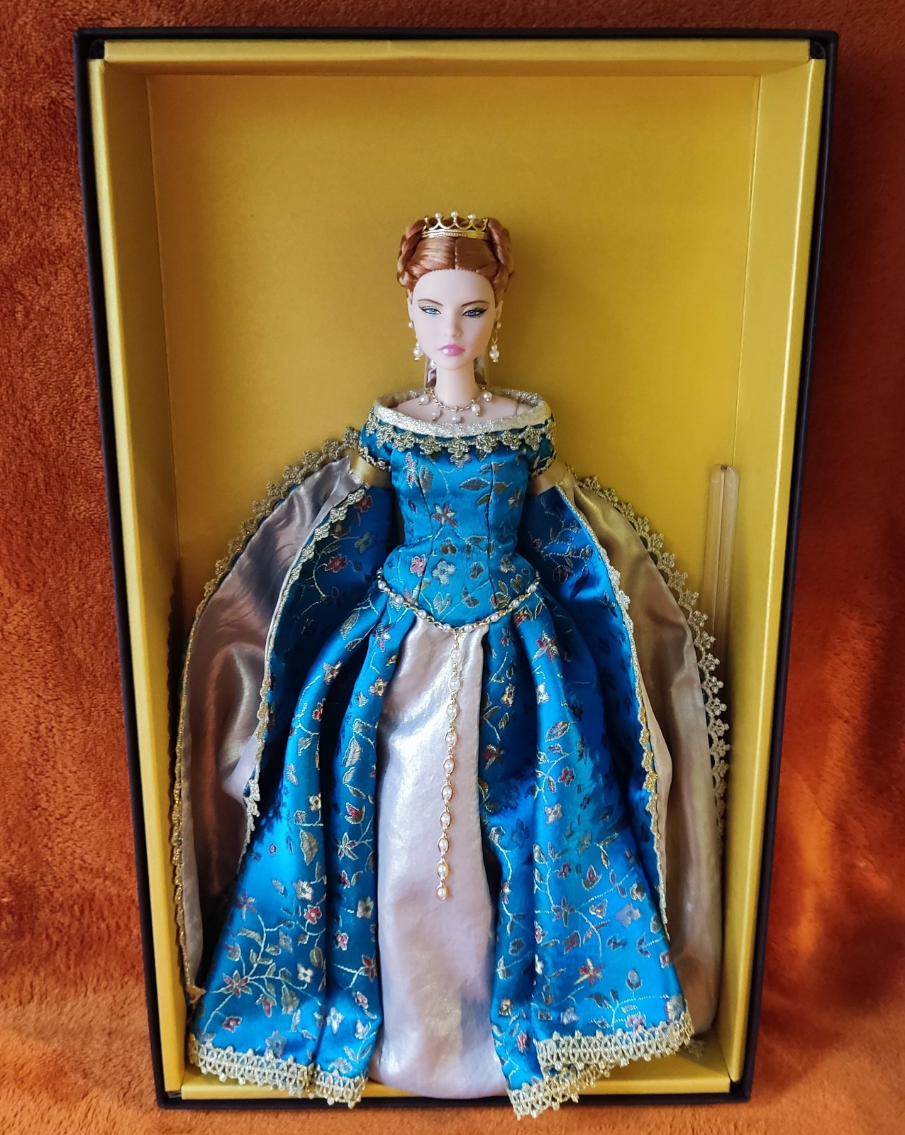 Barbie QUEEN OF CAMELOT MFDS convention Madrid 2025 doll NRFB!