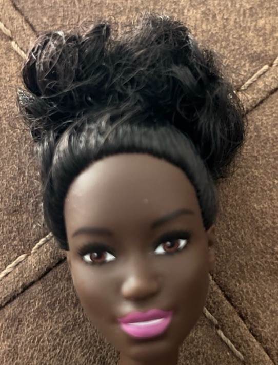Barbie Fashionistas 128 Doll Short Curly Brunette Hair Good Vibes Only