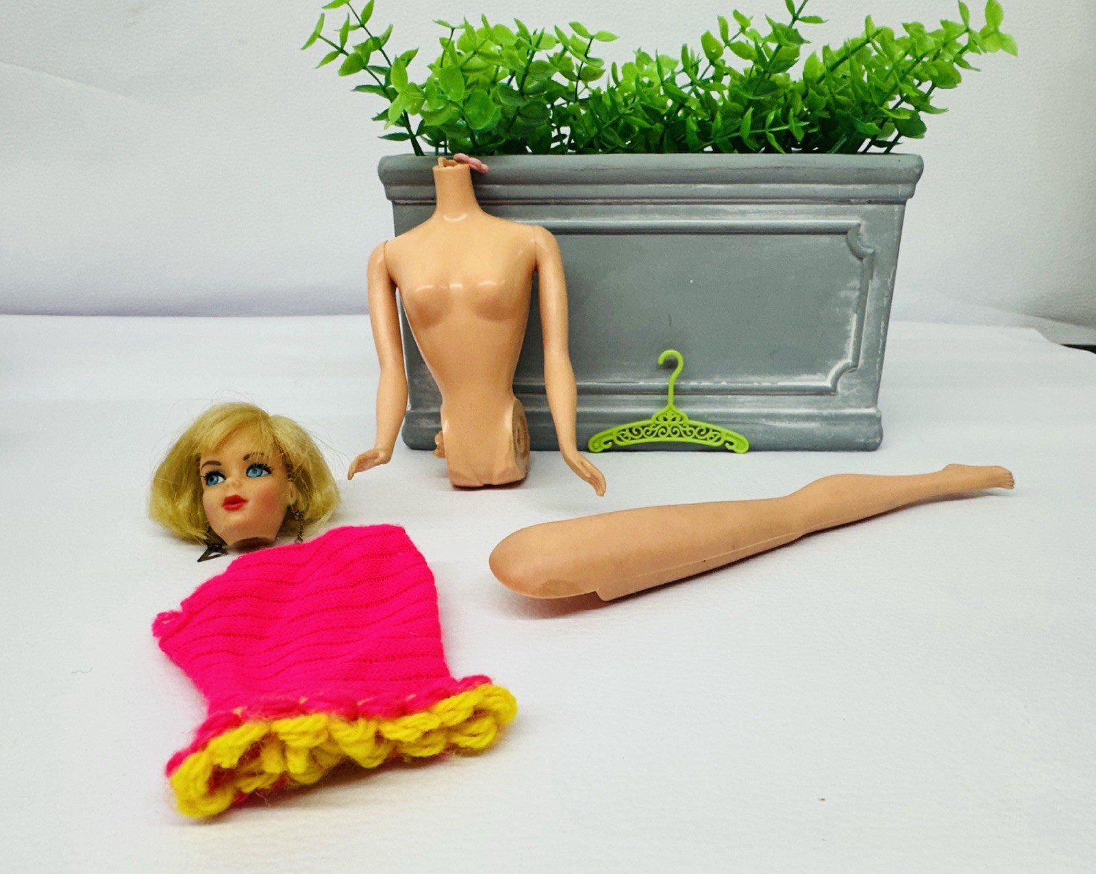 Vintage TALKING BARBIE Doll with Outfit For Parts Or Repair One Leg Earrings
